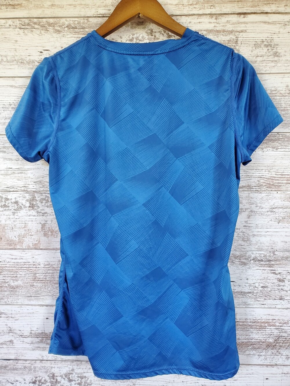 Arctic Cool Women's V-Neck Performance Tees Lot Blue Geometric Activewear Sz M - Picture 4 of 15